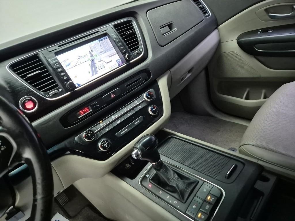 KIA Carnival - Vista 10