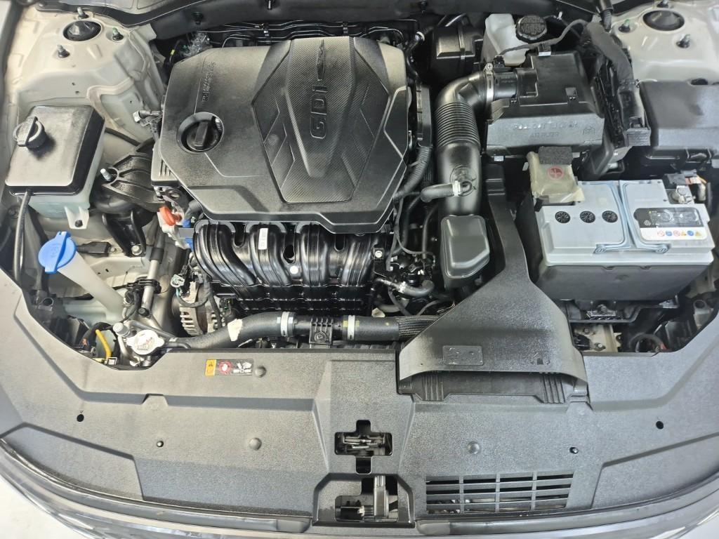 HYUNDAI Grandeur - Vista 5