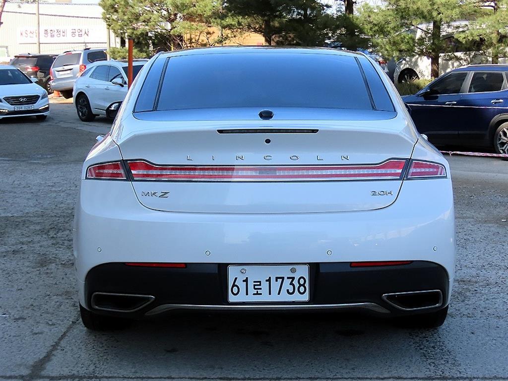 Lincoln MKZ - Vista 4