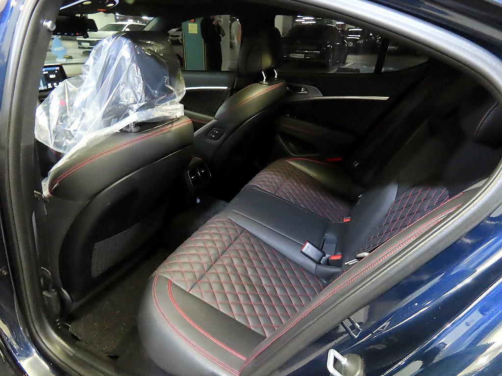 Genesis G70 - Vista 7