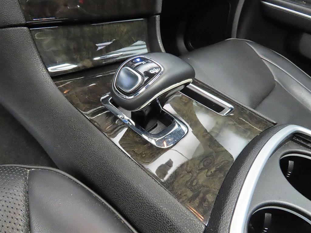 Chrysler 300C - Vista 11