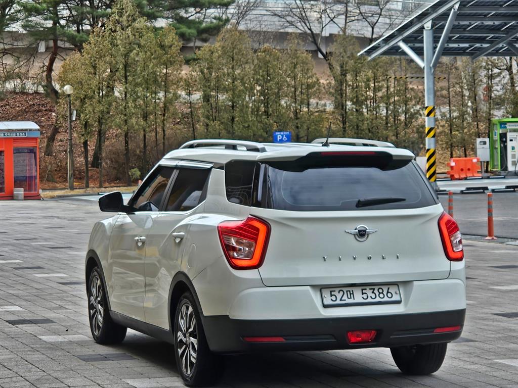 Ssangyong Tivoli - Vista 6