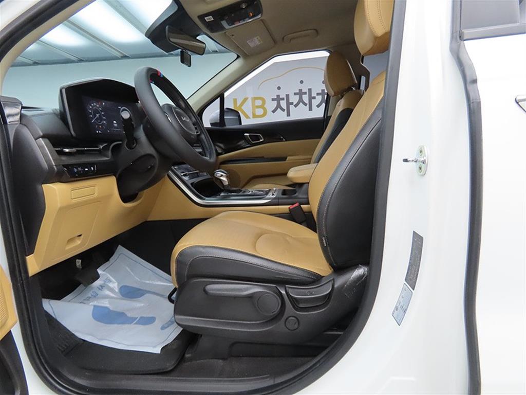 KIA Carnival - Vista 5