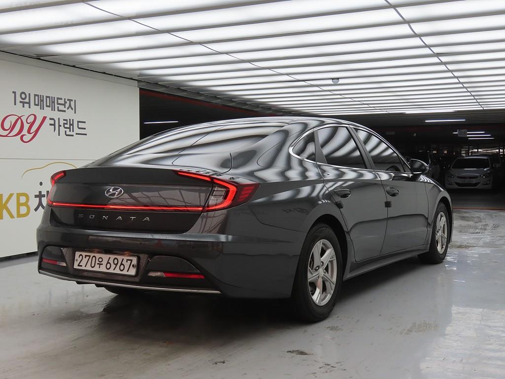 HYUNDAI Sonata - Vista 4