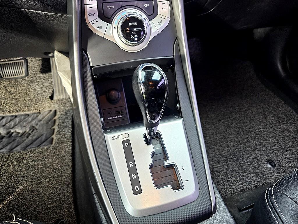 HYUNDAI Avante 2012 Negro - Importación desde Corea - HF Imports Iquique - Foto 18