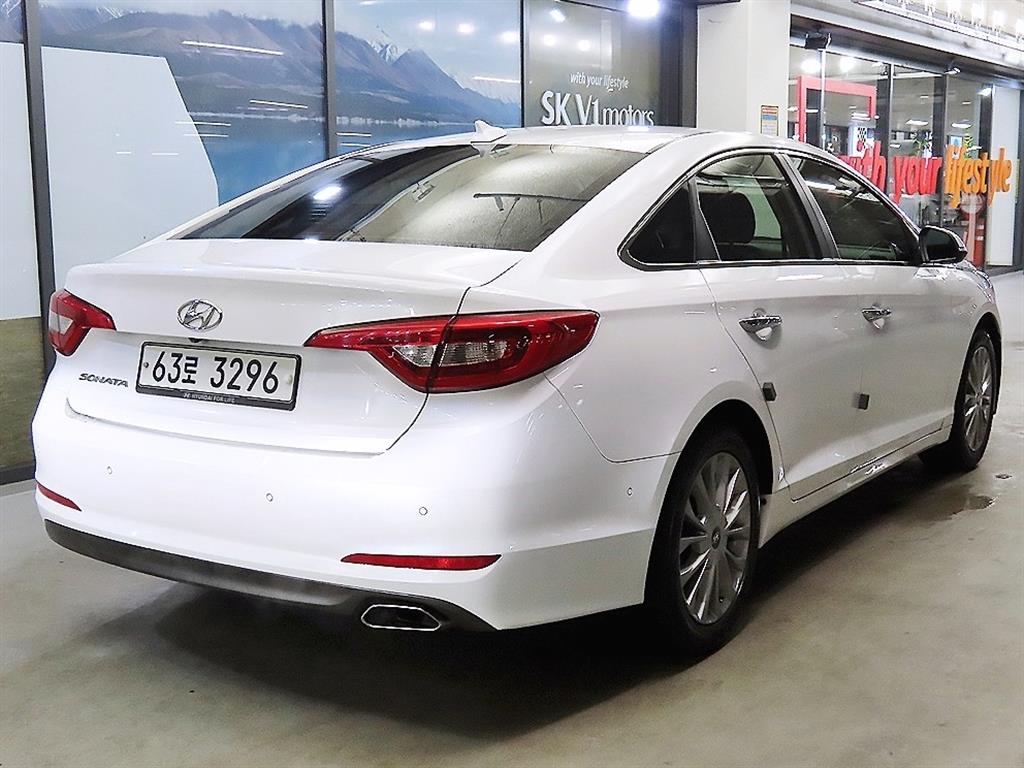 HYUNDAI Sonata - Vista 4