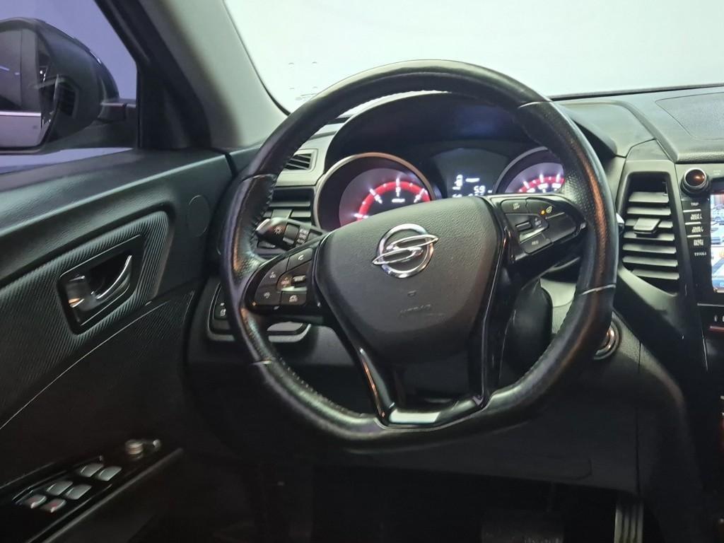 Ssangyong Tivoli - Vista 9