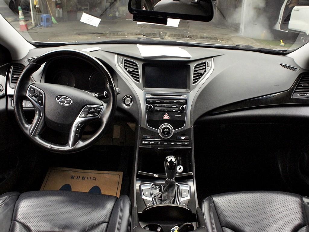 HYUNDAI Grandeur - Vista 12