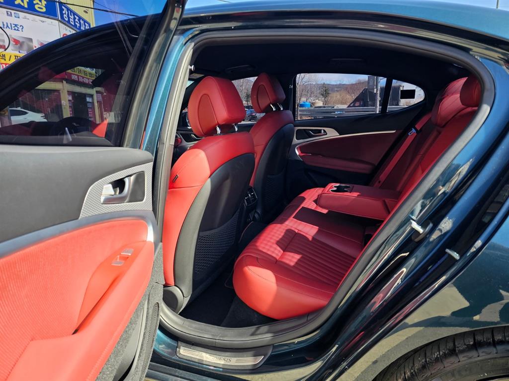 Genesis G70 - Vista 11