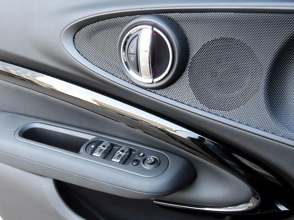 Mini Clubman - Vista 11