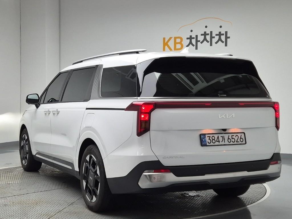 KIA Carnival - Vista 2