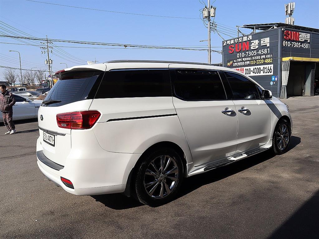 KIA Carnival - Vista 3