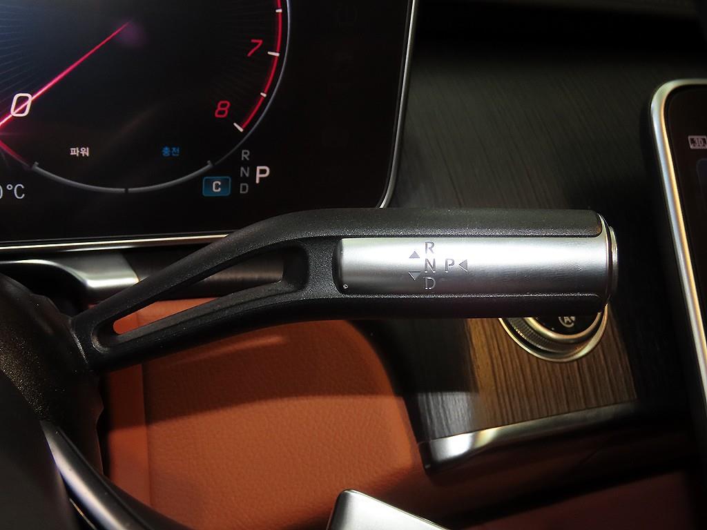 Mercedes Benz S Class - Vista 12