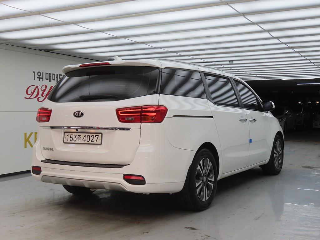 KIA Carnival - Vista 4