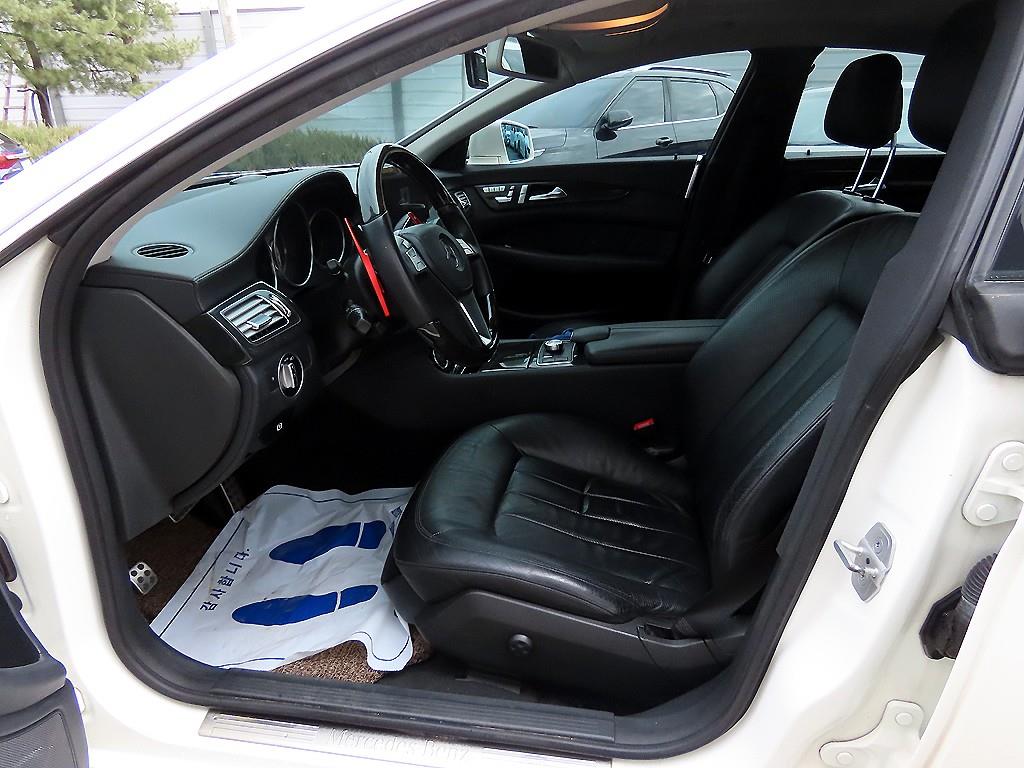 Mercedes Benz CLS Class - Vista 5