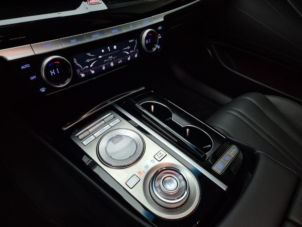 Genesis G80 - Vista 8