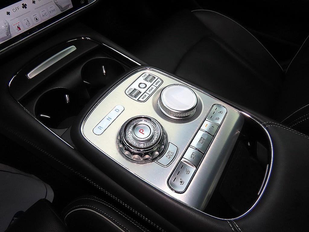 Genesis G90 - Vista 11