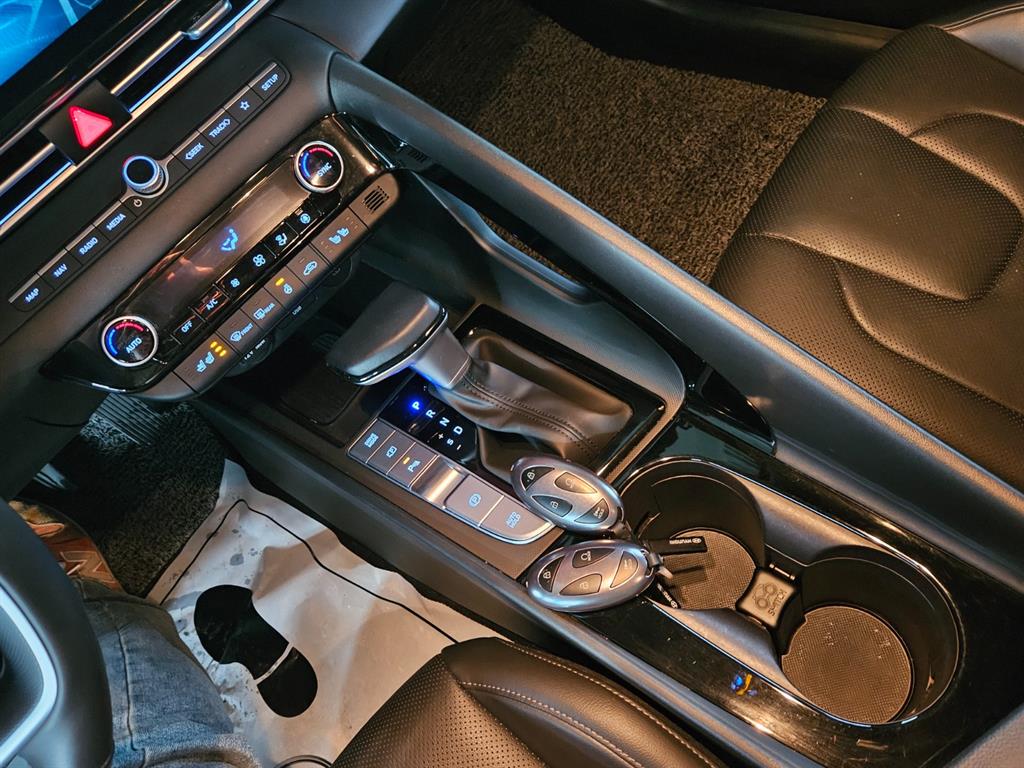 HYUNDAI Avante - Vista 11