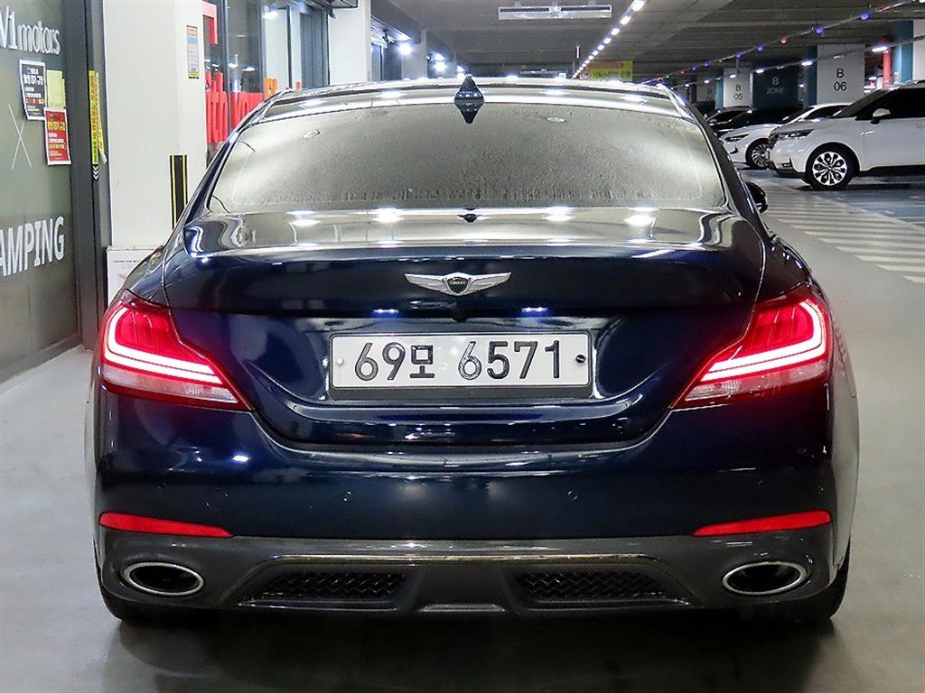 Genesis G70 - Vista 5