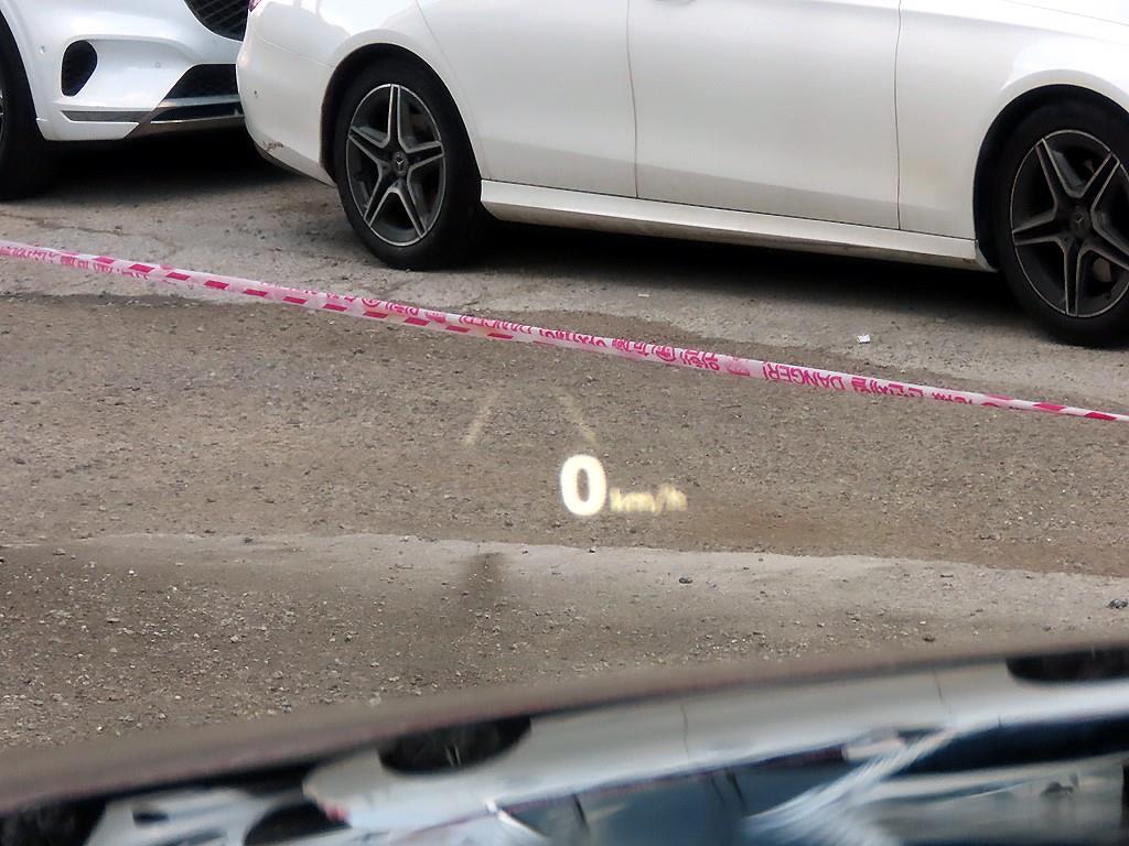 Genesis G90 - Vista 10