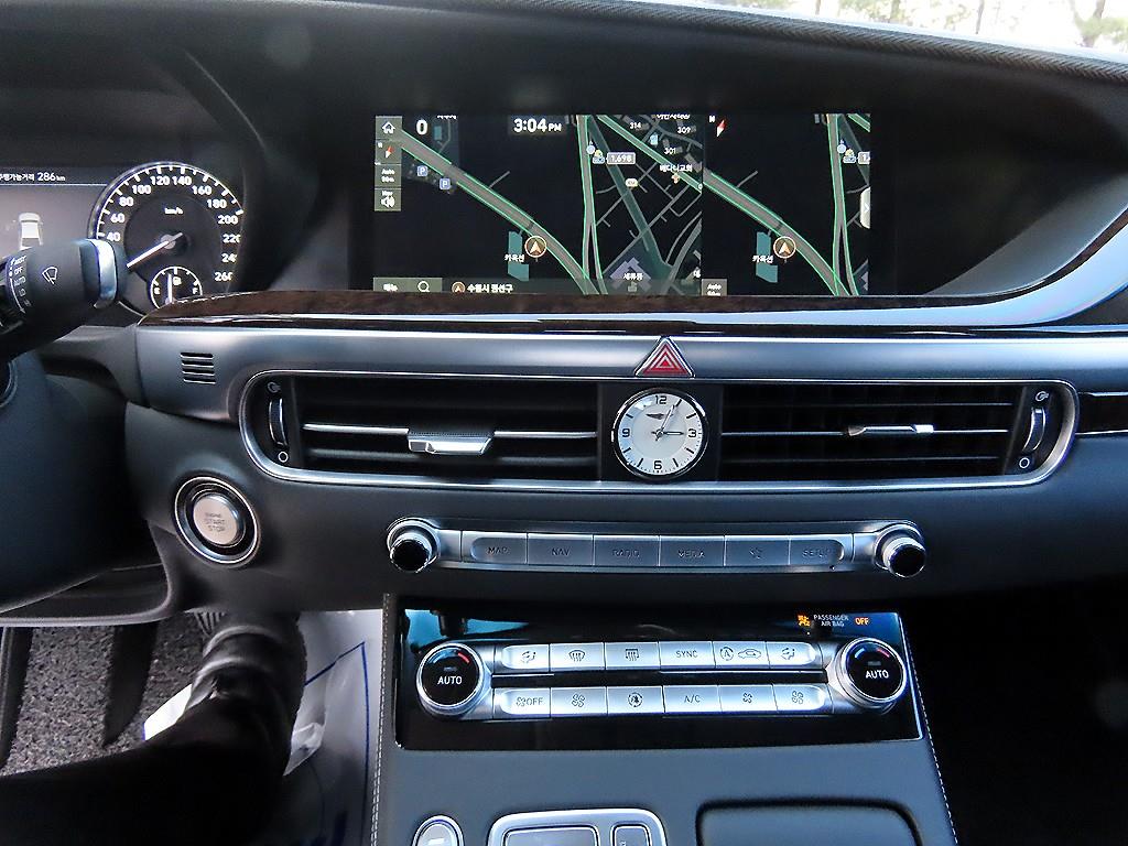 Genesis G90 - Vista 12