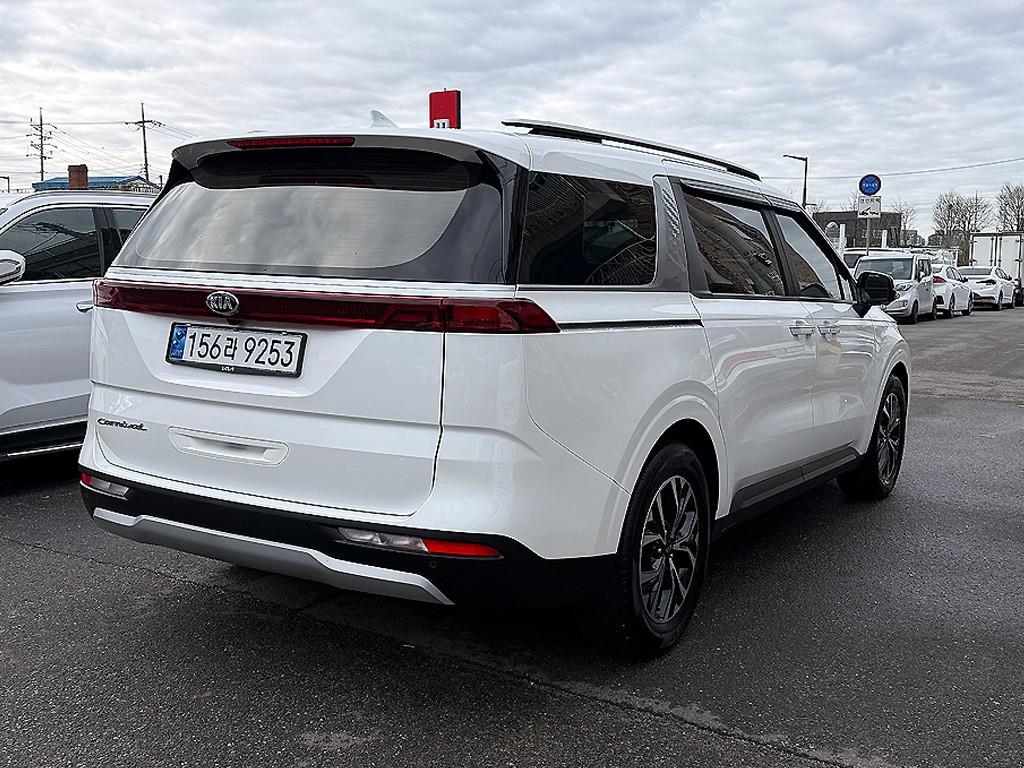 KIA Carnival - Vista 4