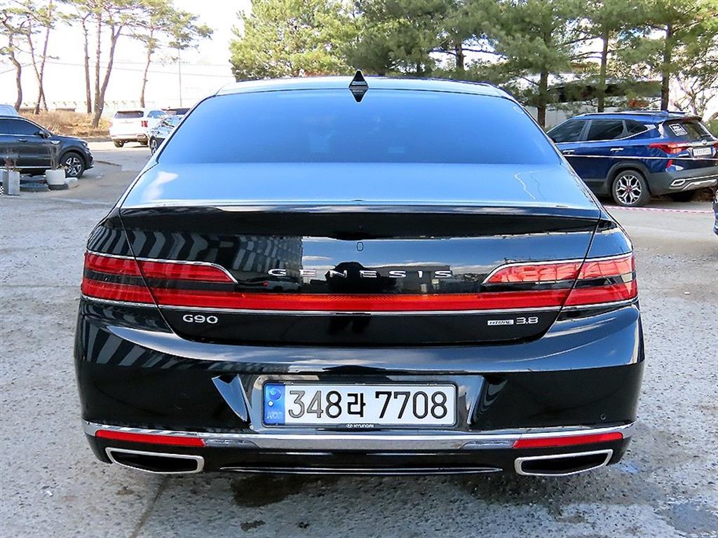 Genesis G90 - Vista 4