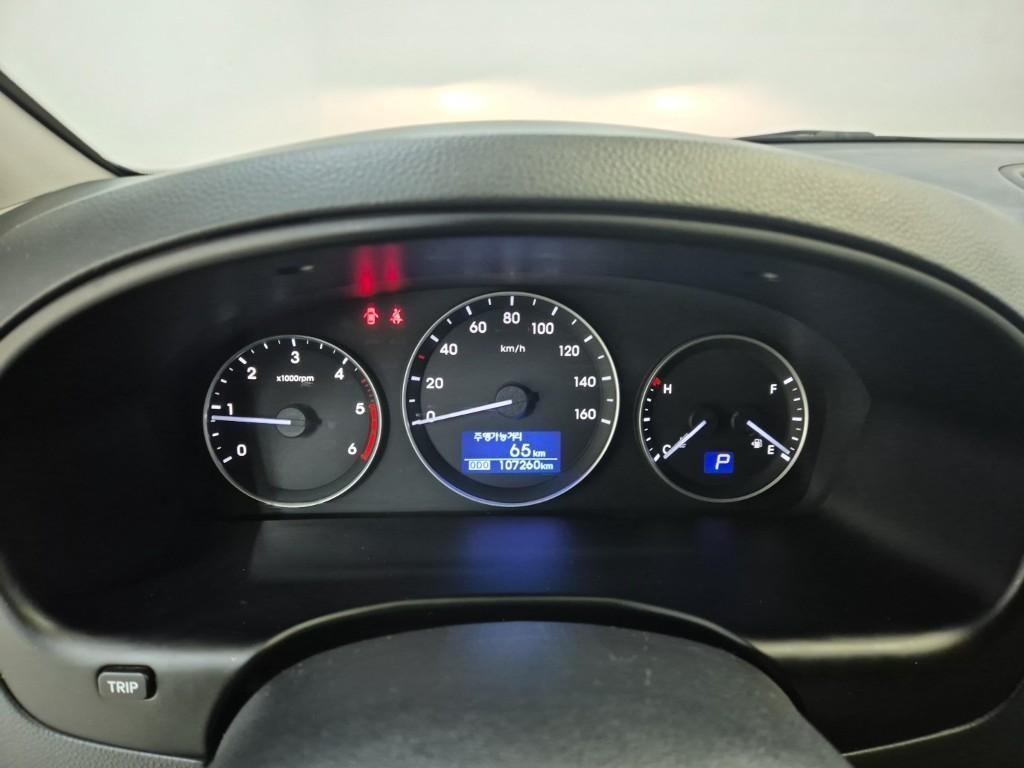 HYUNDAI Starex - Vista 7