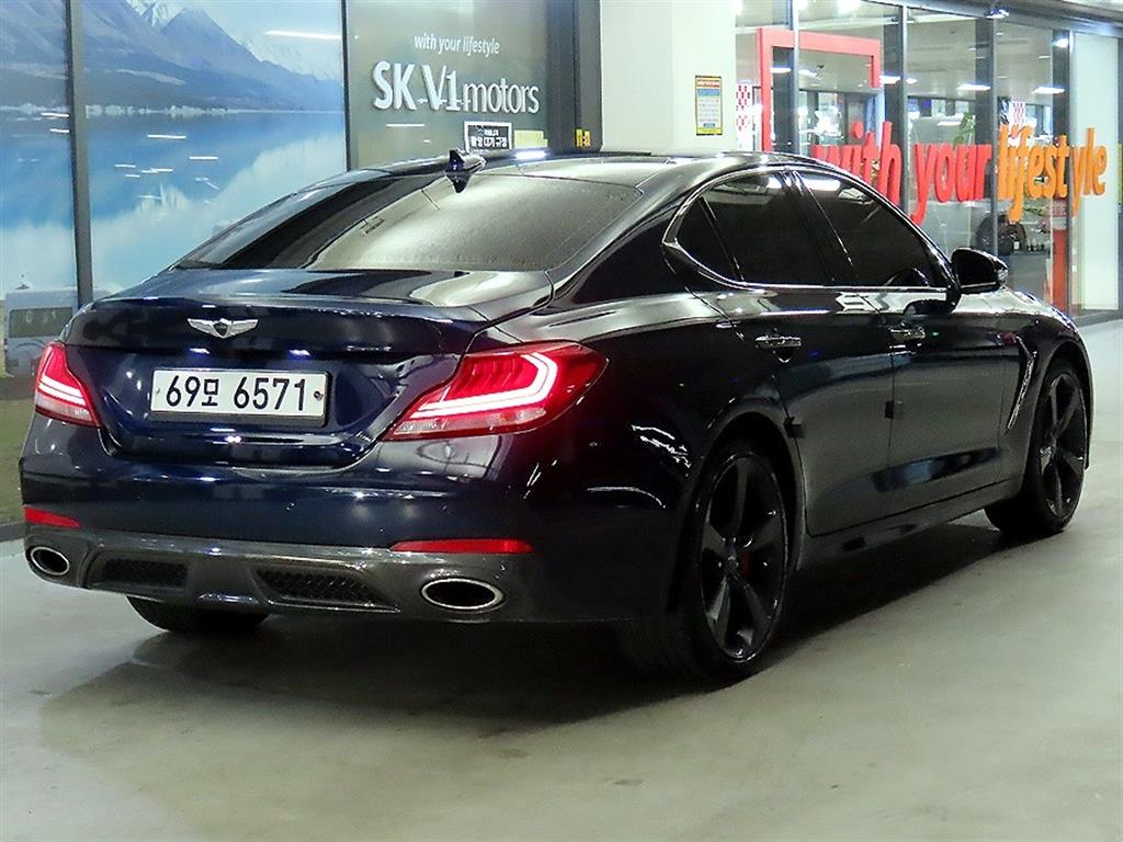 Genesis G70 - Vista 4