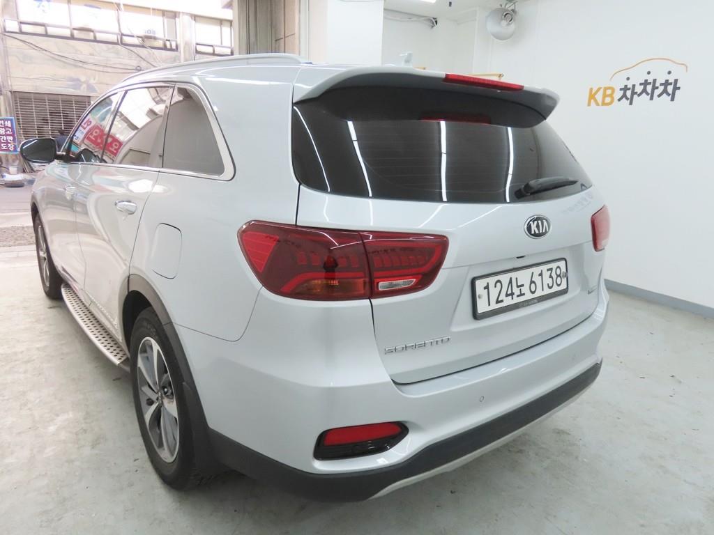 KIA Sorento - Vista 4