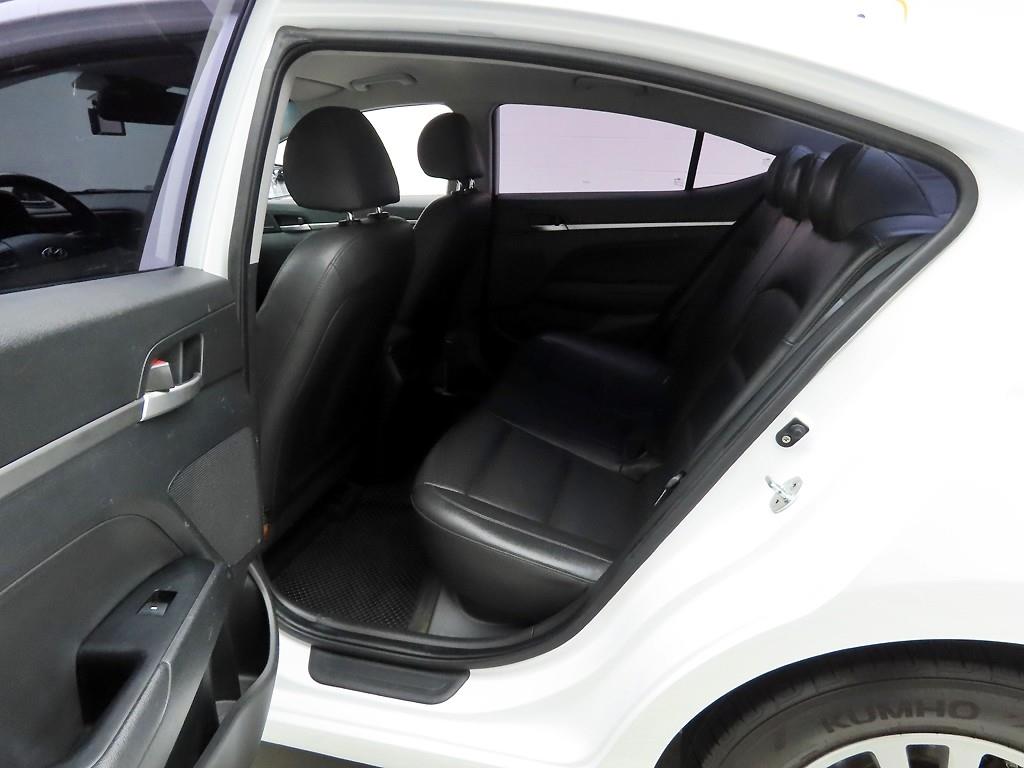 HYUNDAI Avante 2019 Blanco - Importación desde Corea - HF Imports Iquique - Foto 15