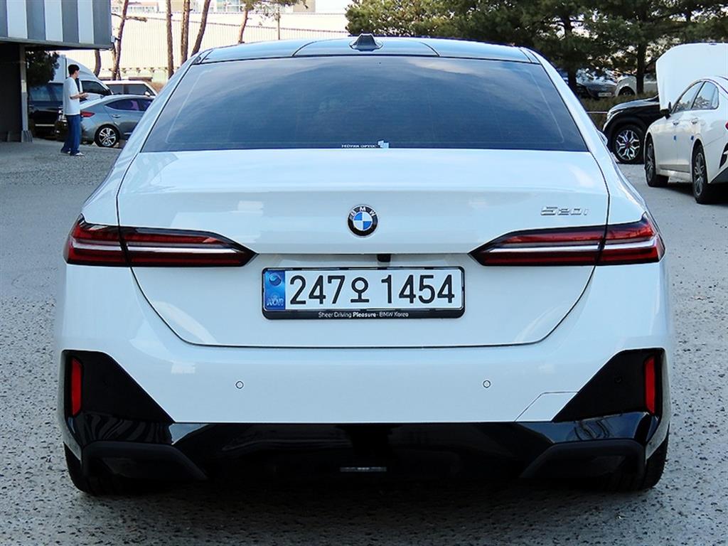 BMW 5 Series - Vista 4