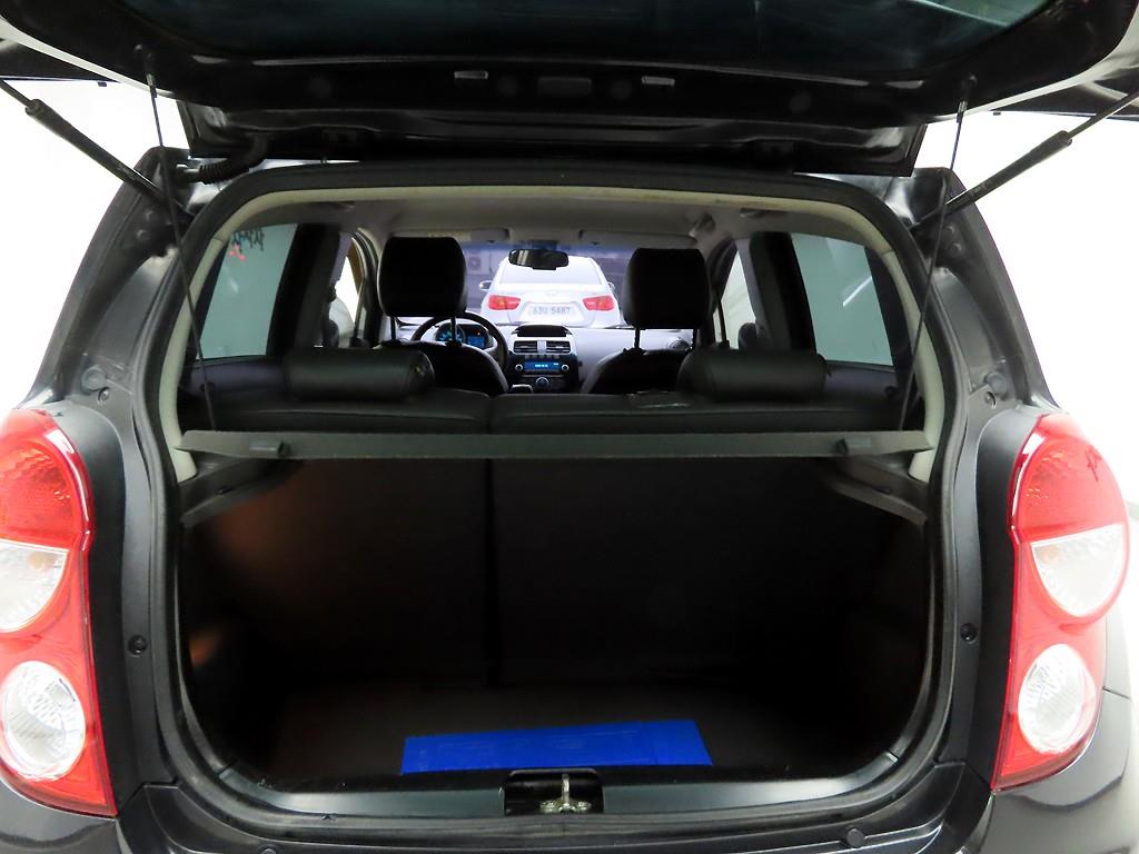 Chevrolet Spark - Vista 5