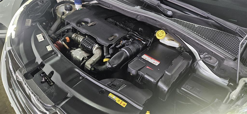 Peugeot 2008 - Vista 6