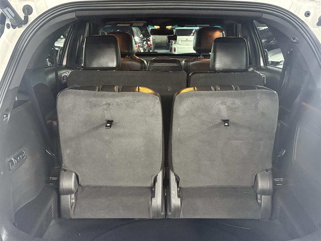 Ford Explorer - Vista 10