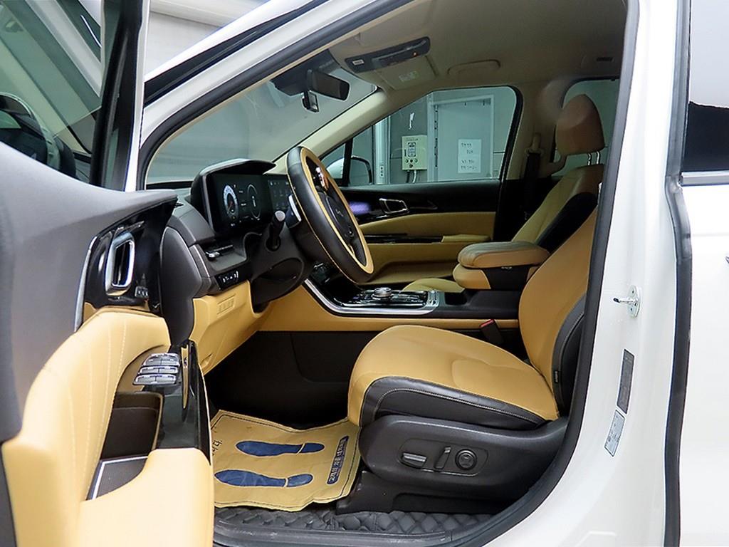 KIA Carnival - Vista 5