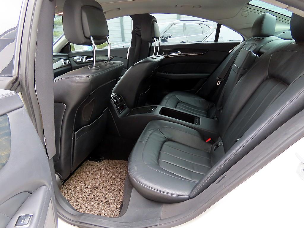 Mercedes Benz CLS Class - Vista 6