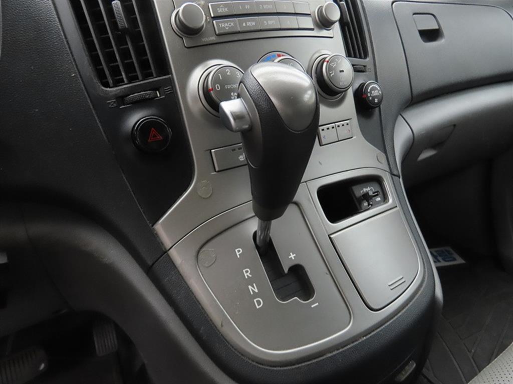 HYUNDAI Starex - Vista 11