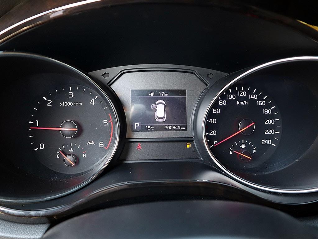 KIA Carnival - Vista 9