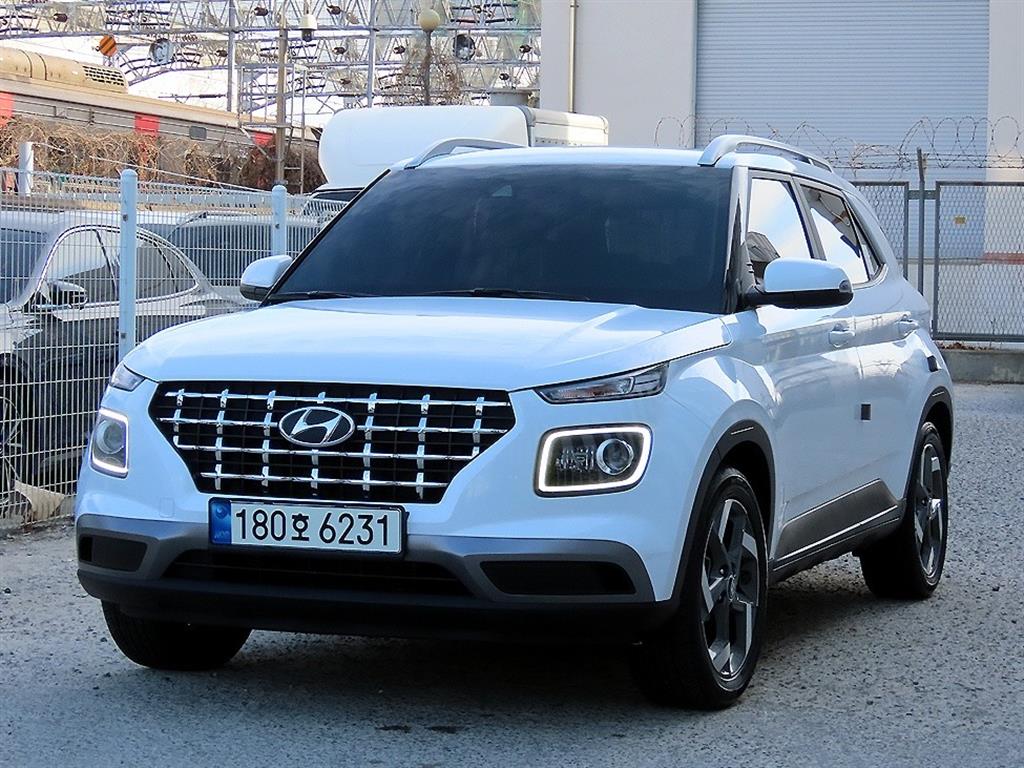 HYUNDAI Venue - Vista 2