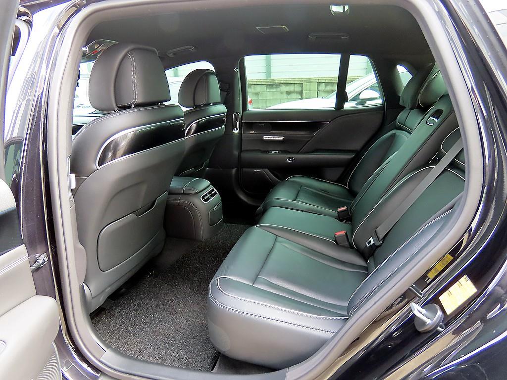 Genesis G90 - Vista 6