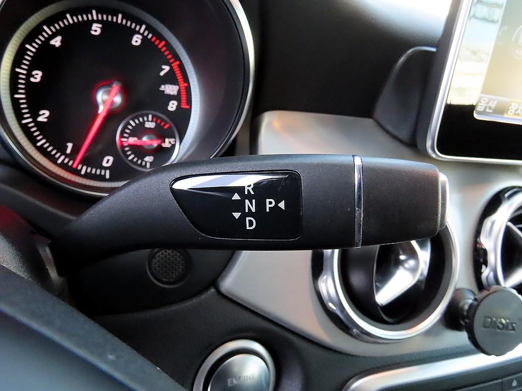 Mercedes Benz GLA Class - Vista 10