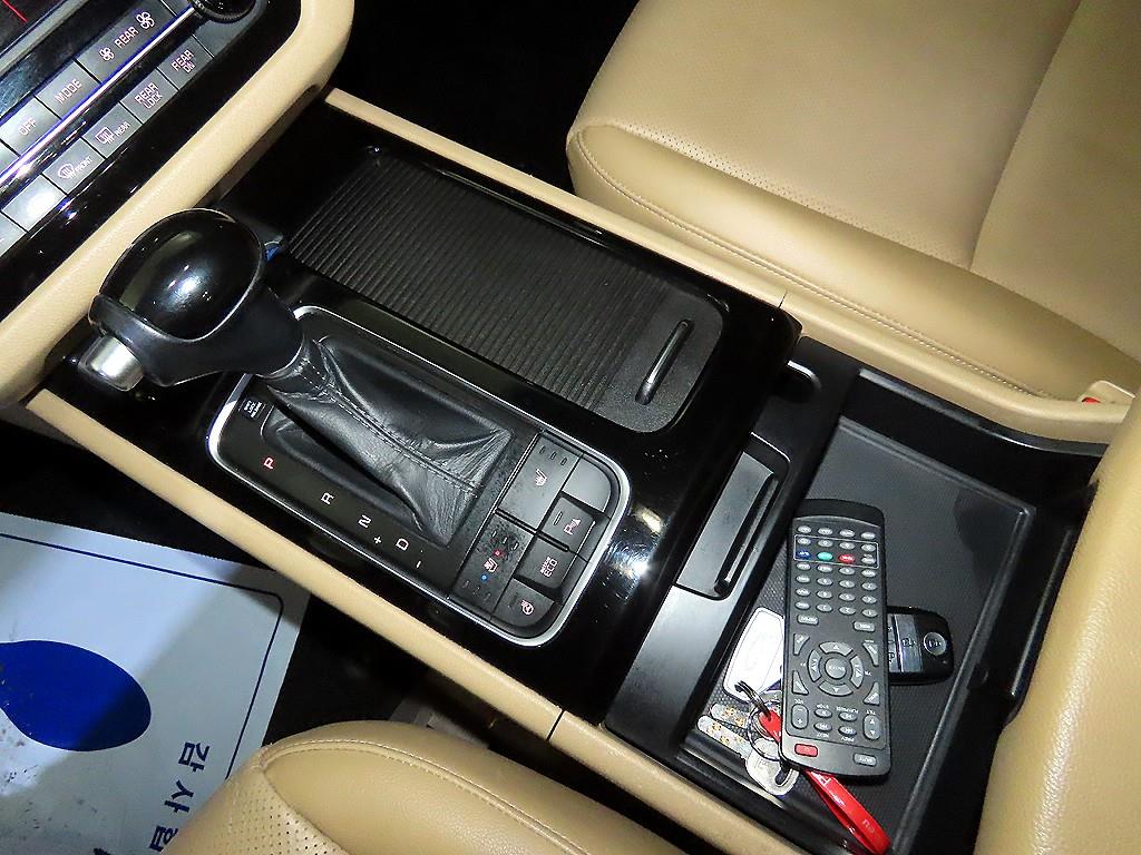 KIA Carnival - Vista 12