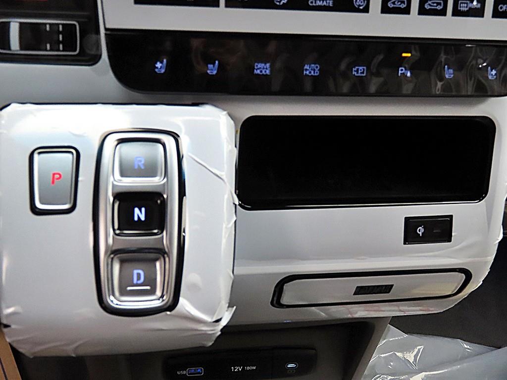 HYUNDAI Staria - Vista 10