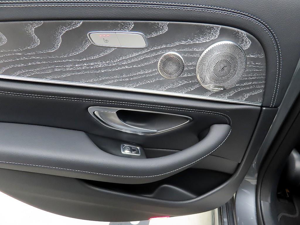 Mercedes Benz E class - Vista 12