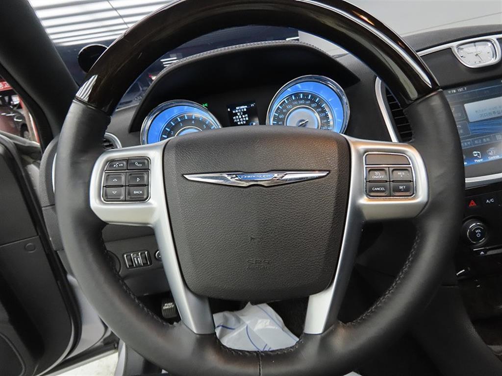 Chrysler 300C - Vista 8