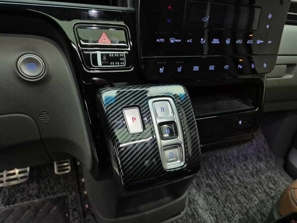 HYUNDAI Staria - Vista 12