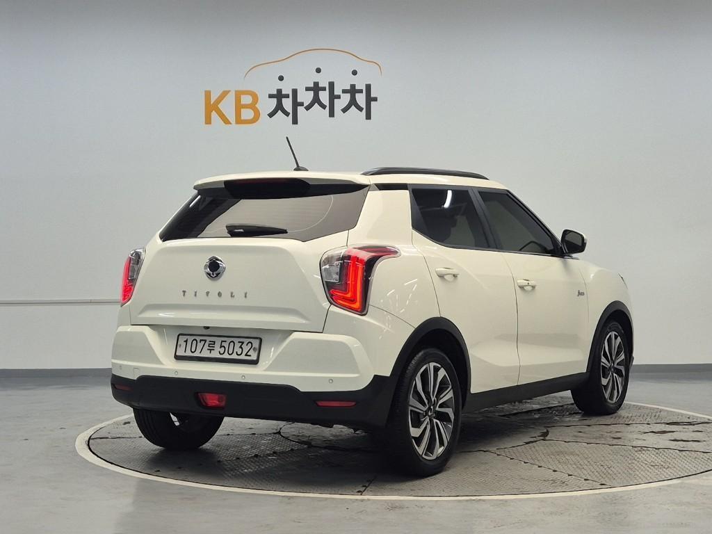 Ssangyong Tivoli - Vista 3