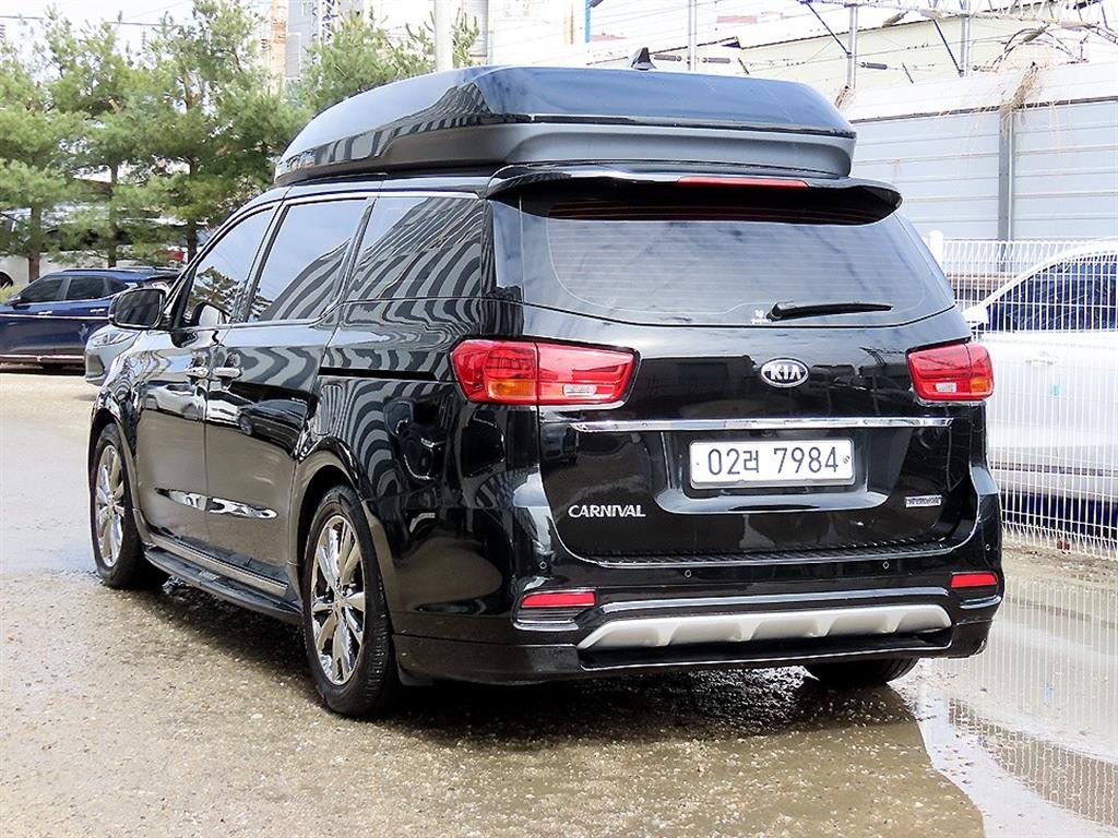 KIA Carnival - Vista 3