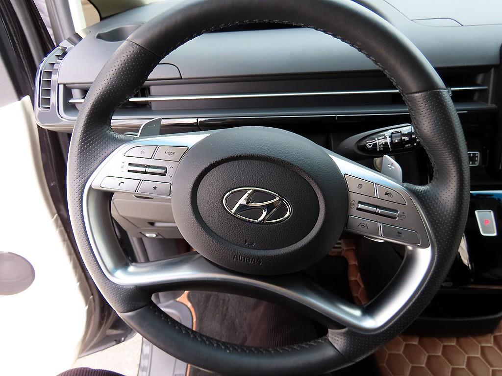 HYUNDAI Staria - Vista 8